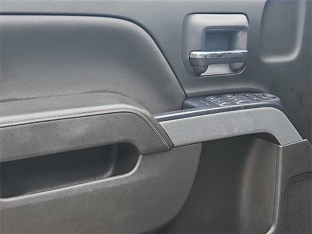 Vehicle image 19 of 30