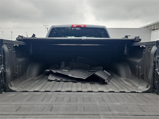Vehicle image 10 of 30