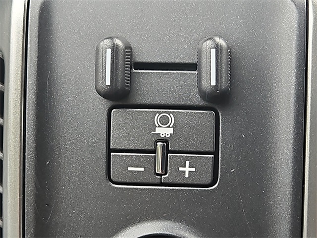 Vehicle image 21 of 30