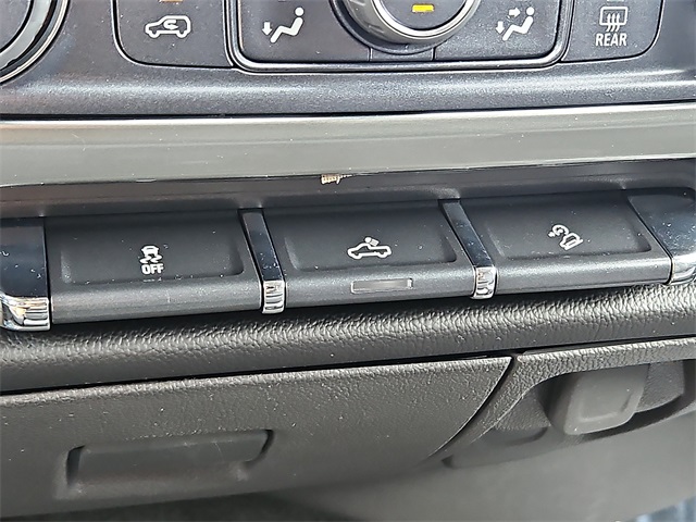 Vehicle image 20 of 30