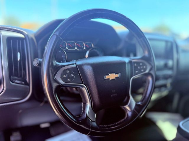 Vehicle image 23 of 28