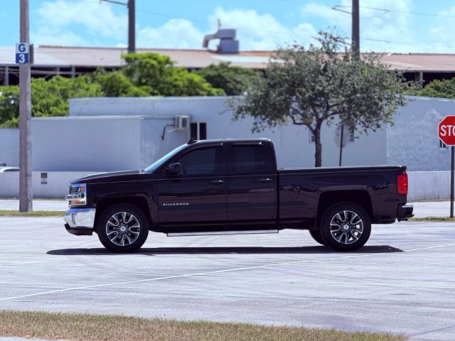Vehicle image 16 of 28