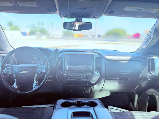 Vehicle image 19 of 28