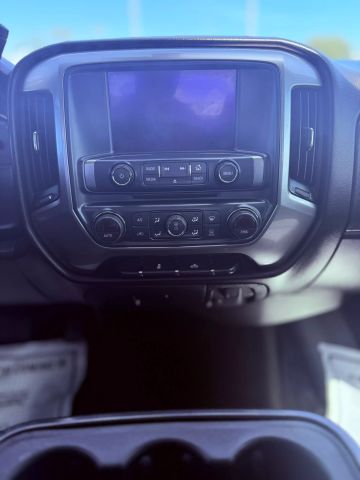 Vehicle image 25 of 28