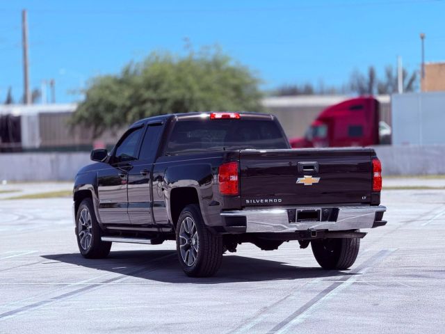 Vehicle image 11 of 28