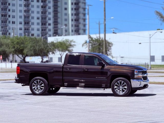 Vehicle image 7 of 28