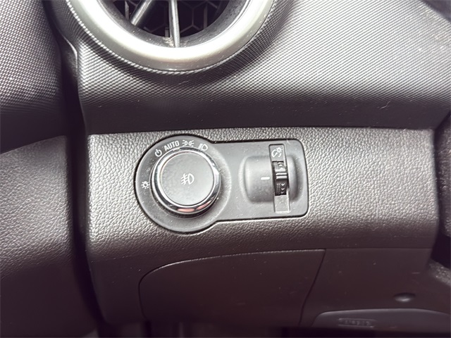 2018 Chevrolet Sonic LT Image 21 of 28