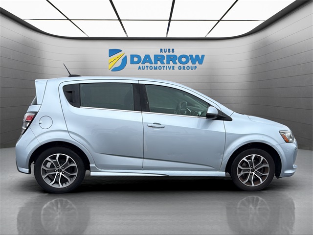 2018 Chevrolet Sonic LT Image 4 of 28