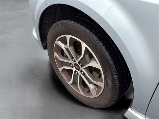 2018 Chevrolet Sonic LT Image 9 of 28