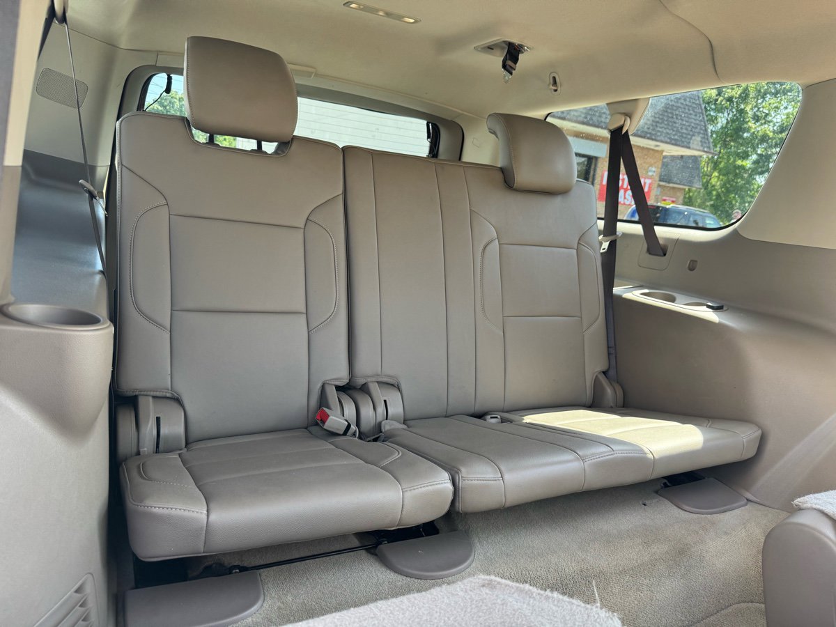 Vehicle image 11 of 12