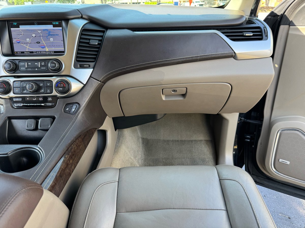 Vehicle image 10 of 12