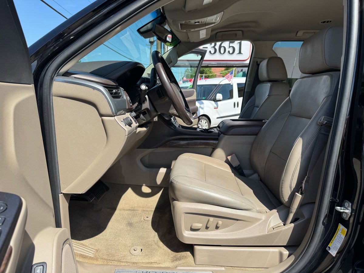 Vehicle image 7 of 12