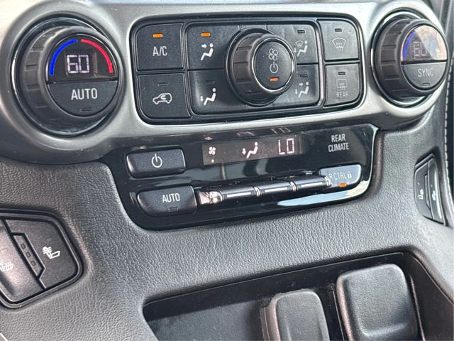 Vehicle image 33 of 40