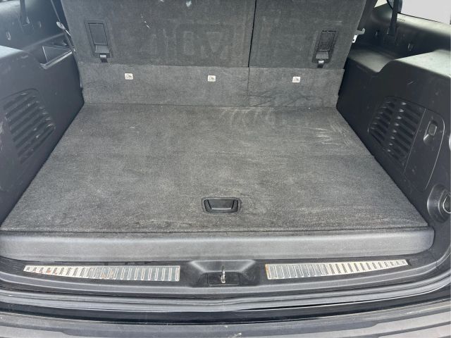 Vehicle image 12 of 40