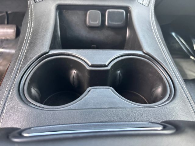 Vehicle image 37 of 40