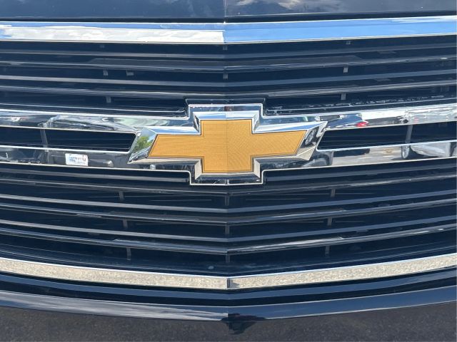 Vehicle image 36 of 40