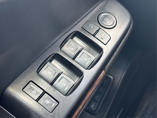 Vehicle image 35 of 40