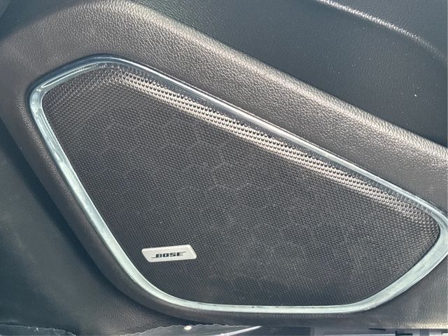 Vehicle image 28 of 40