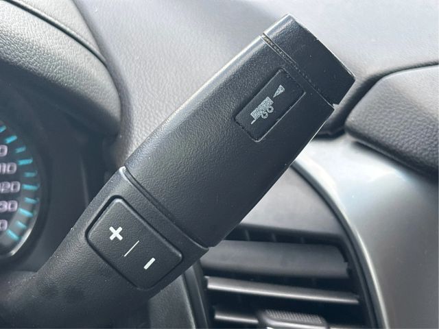 Vehicle image 32 of 40
