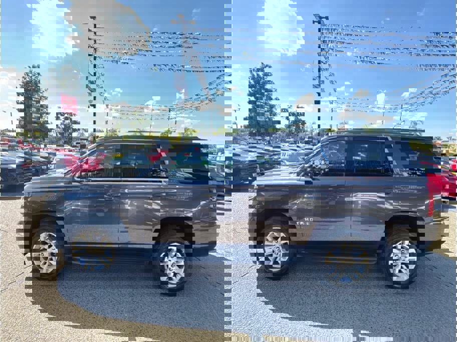 2018 Chevrolet Tahoe LT Image 6 of 31