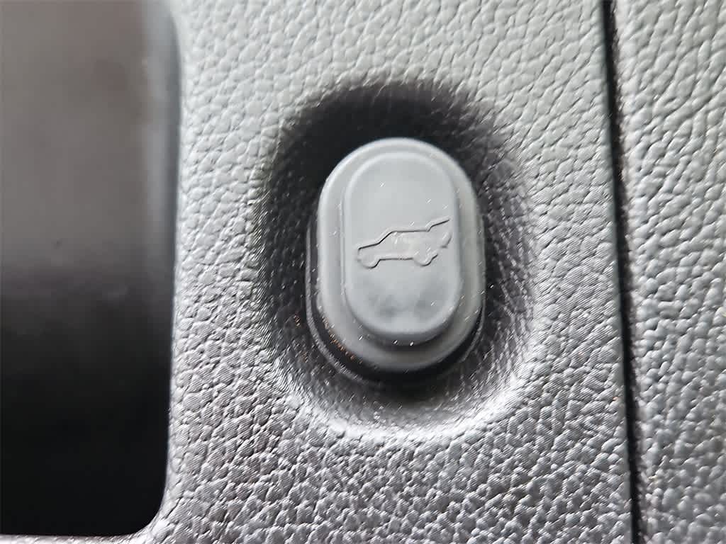 Vehicle image 20 of 32