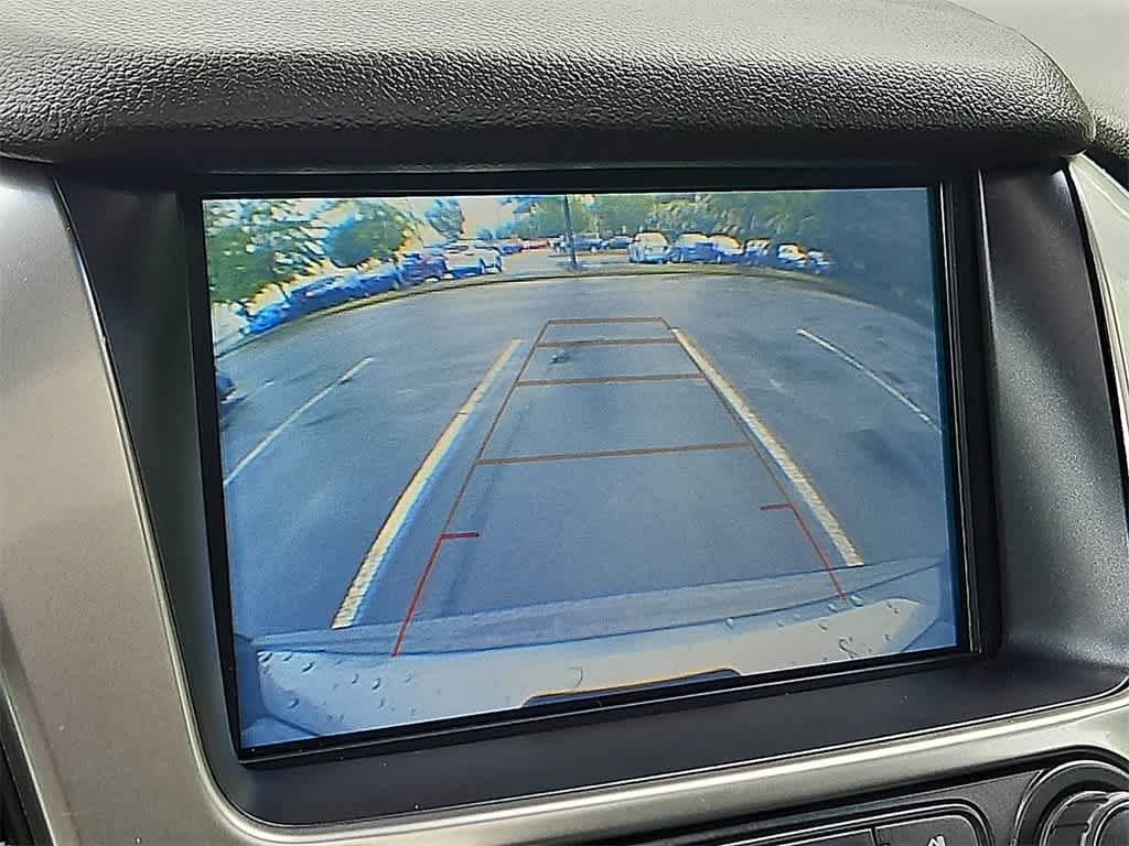 Vehicle image 16 of 32
