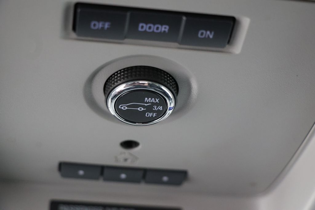 2018 Chevrolet Tahoe LT Image 29 of 31