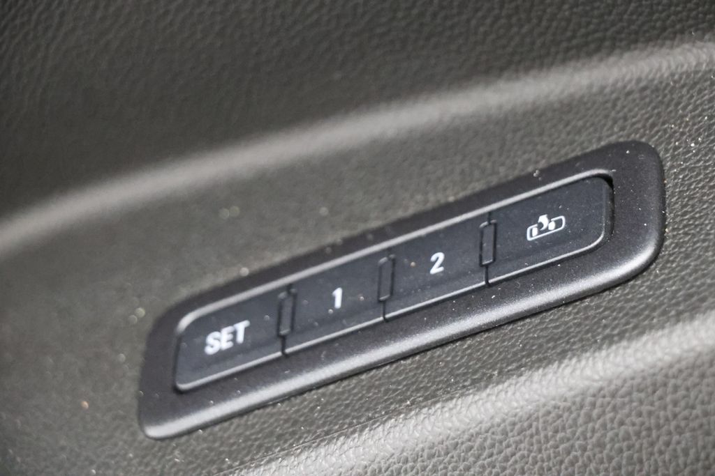 2018 Chevrolet Tahoe LT Image 28 of 31