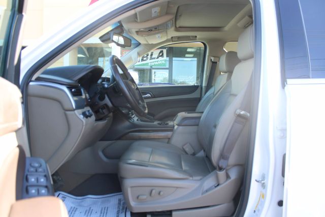 Vehicle image 9 of 33