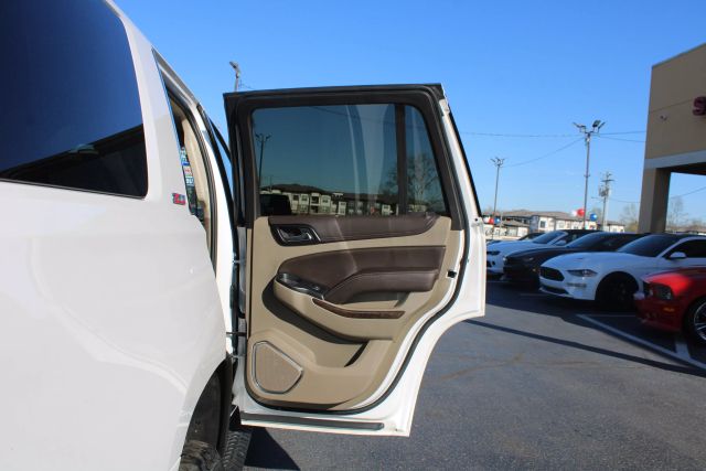 Vehicle image 23 of 33