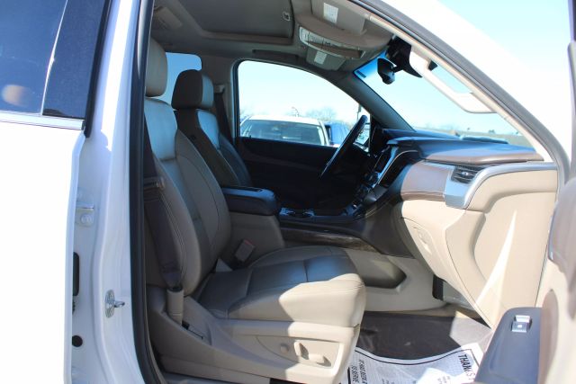 Vehicle image 26 of 33