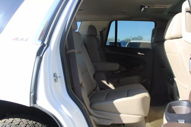 Vehicle image 24 of 33