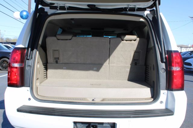 Vehicle image 28 of 33