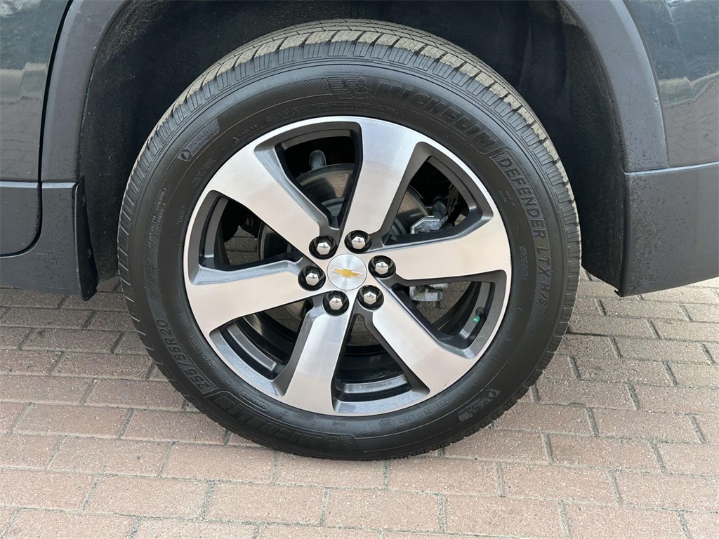 Vehicle image 30 of 33