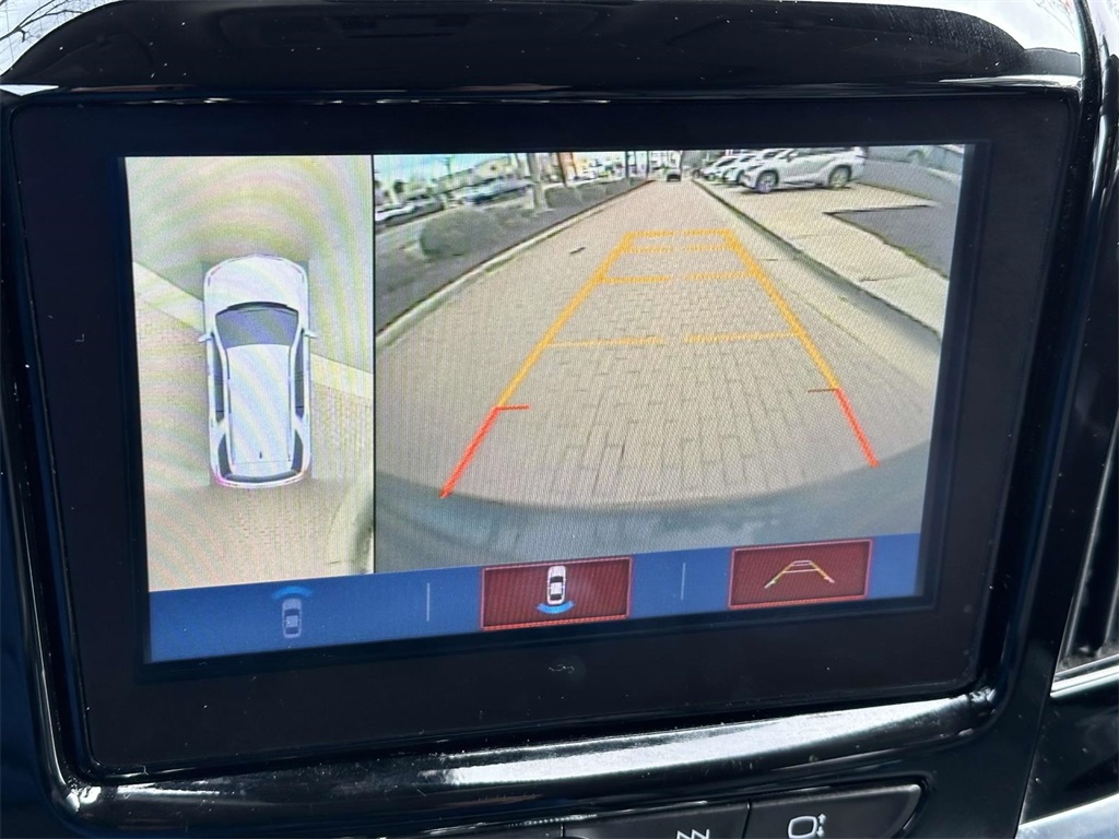 Vehicle image 10 of 33