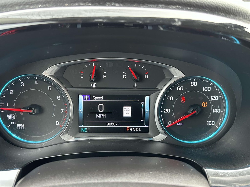 Vehicle image 21 of 33
