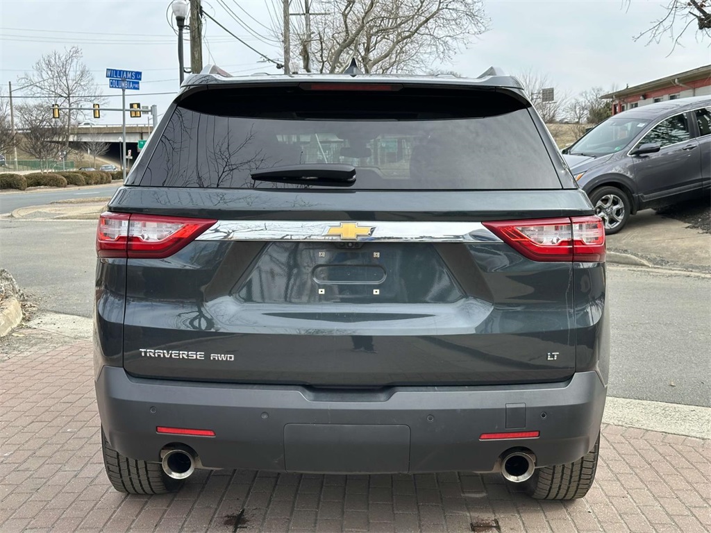 Vehicle image 4 of 33