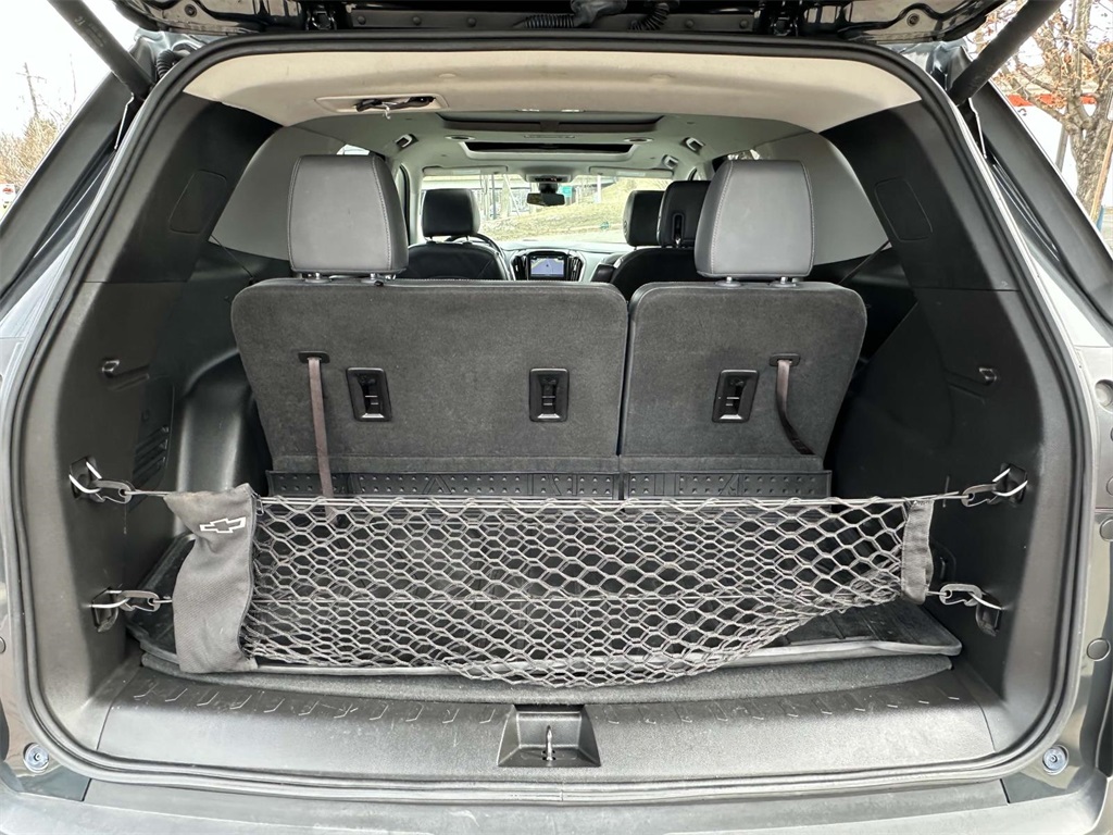 Vehicle image 31 of 33