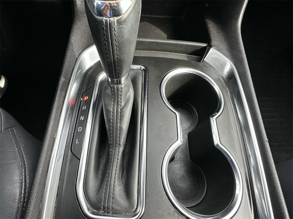 Vehicle image 13 of 33