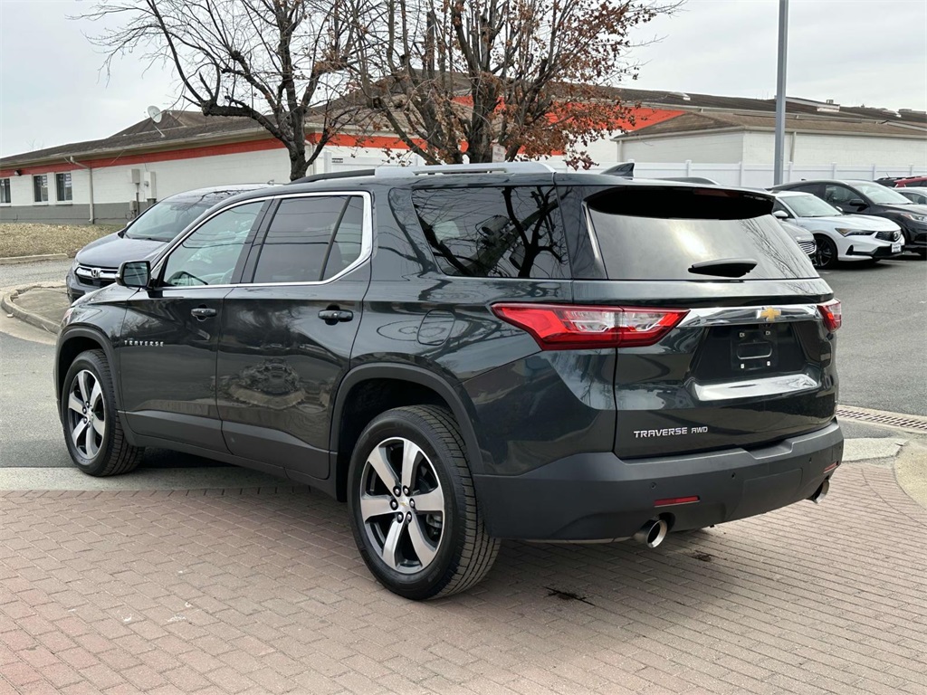 Vehicle image 6 of 33