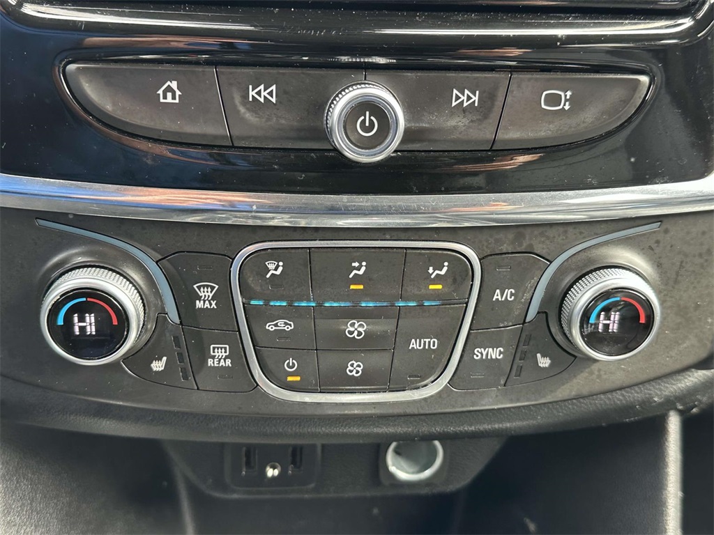 Vehicle image 11 of 33