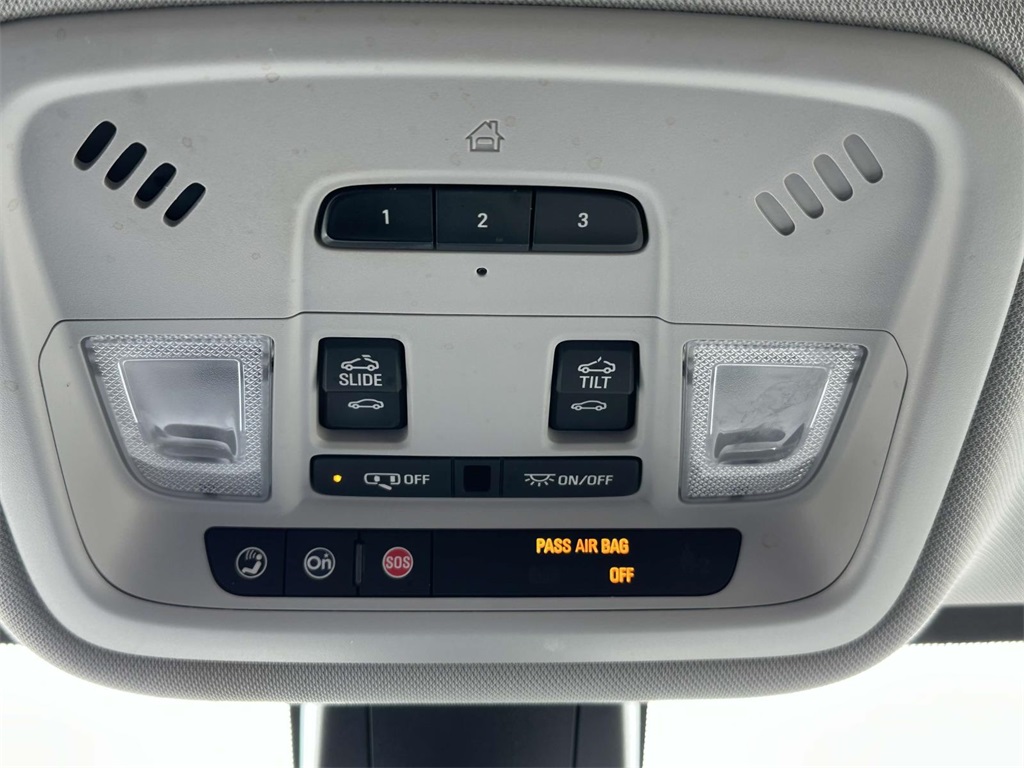 Vehicle image 15 of 33