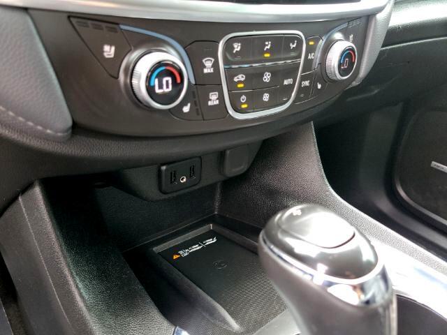 Vehicle image 32 of 35