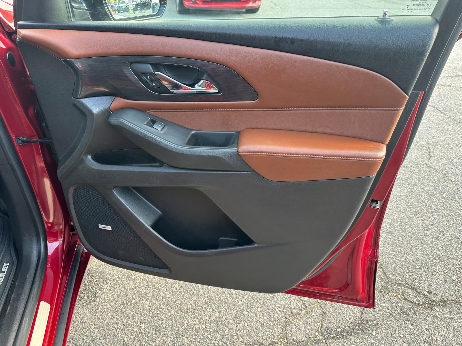 Vehicle image 26 of 31