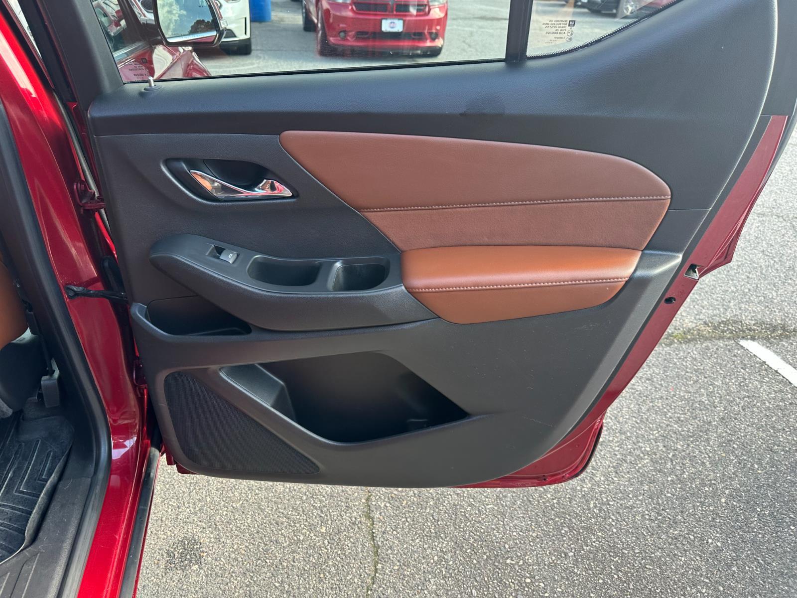 Vehicle image 27 of 31