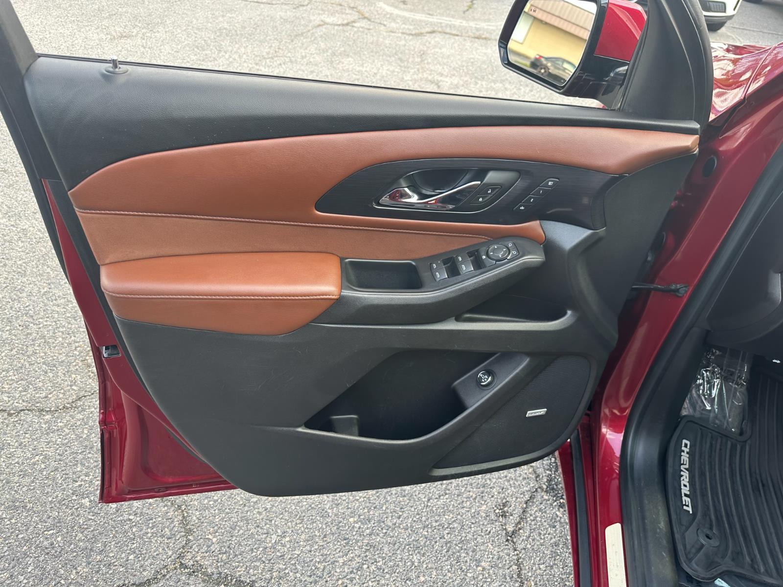 Vehicle image 24 of 31