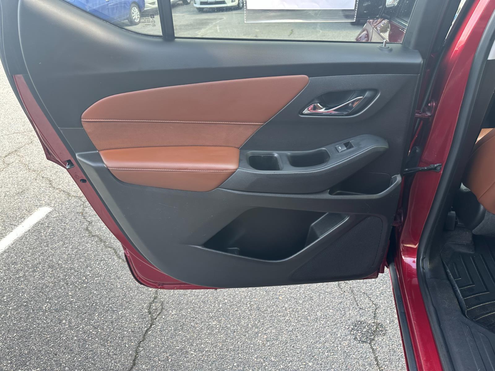 Vehicle image 25 of 31