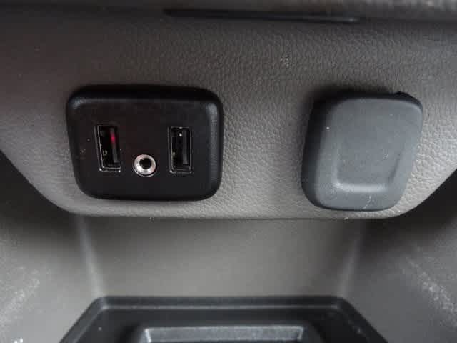 Vehicle image 40 of 52