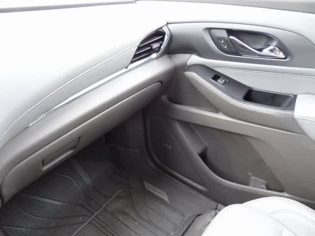 Vehicle image 17 of 52