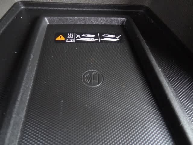 Vehicle image 38 of 52